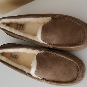 NWT UGG Ansley Slippers